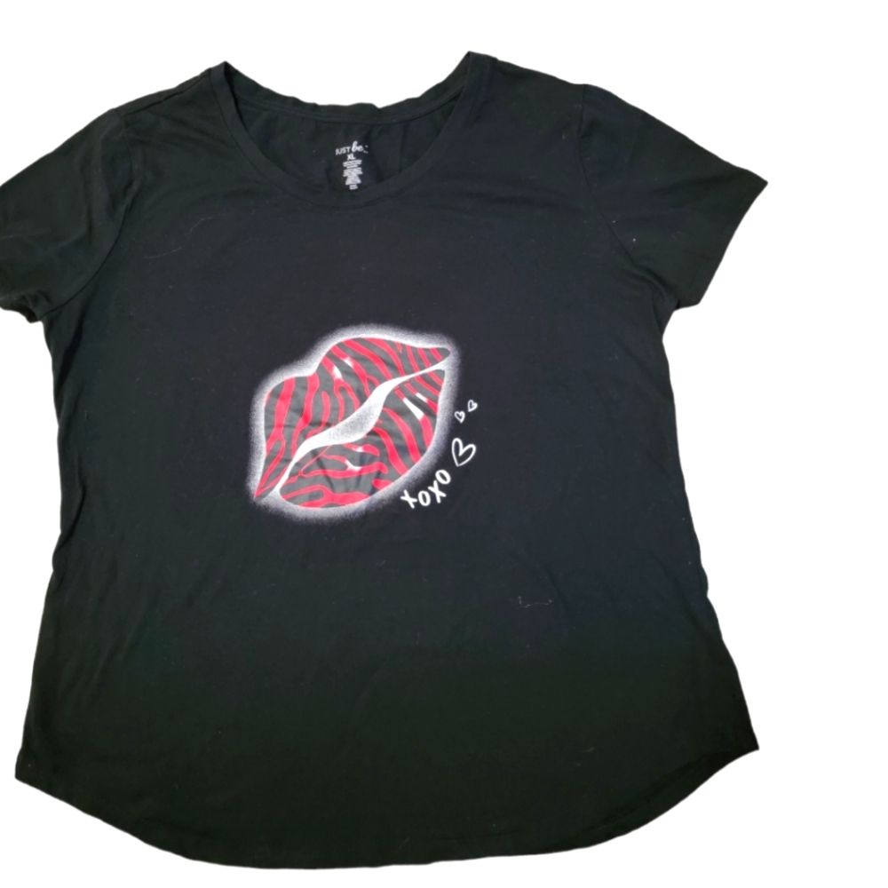 JUSTbe XL womens lips graphic tee
